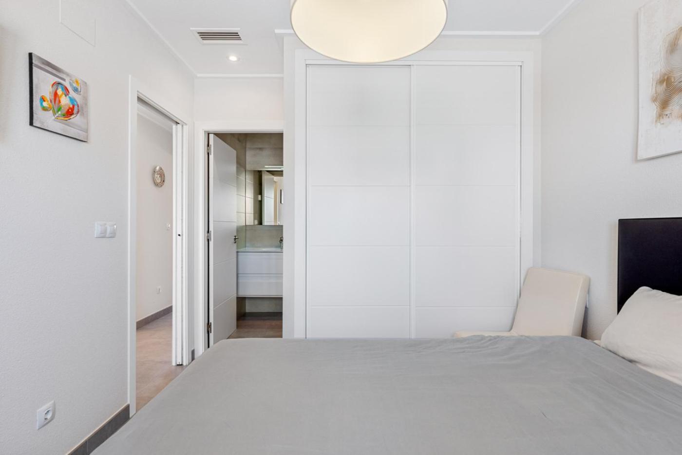 Apartments Punta Prima Indoor & Outdoor Pool 托雷维耶哈 外观 照片