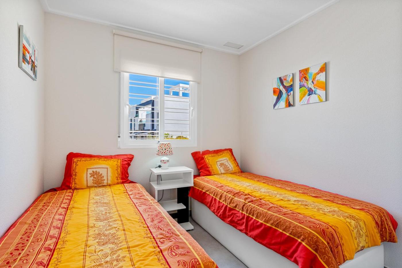 Apartments Punta Prima Indoor & Outdoor Pool 托雷维耶哈 外观 照片