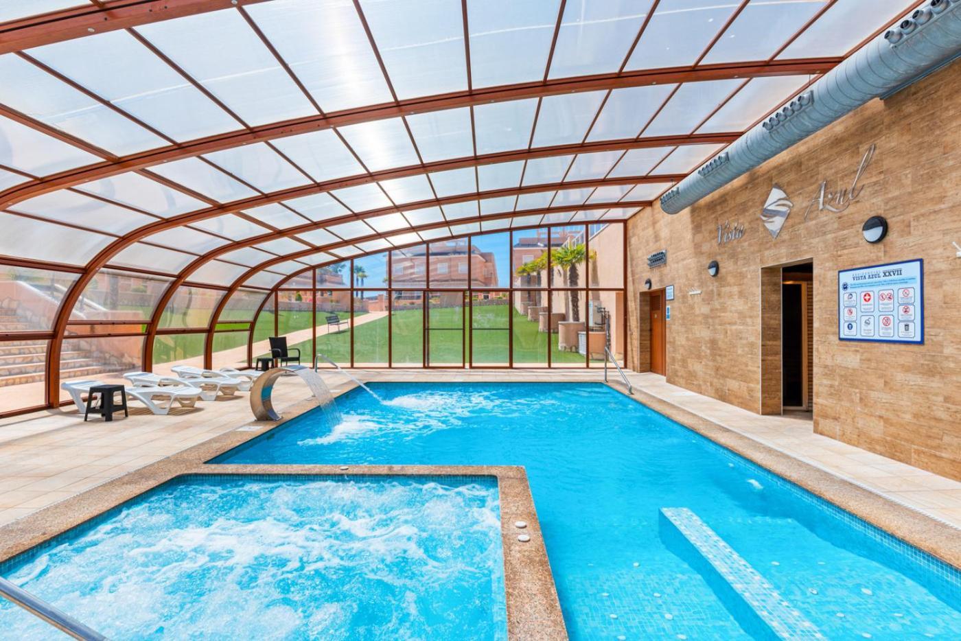 Apartments Punta Prima Indoor & Outdoor Pool 托雷维耶哈 外观 照片