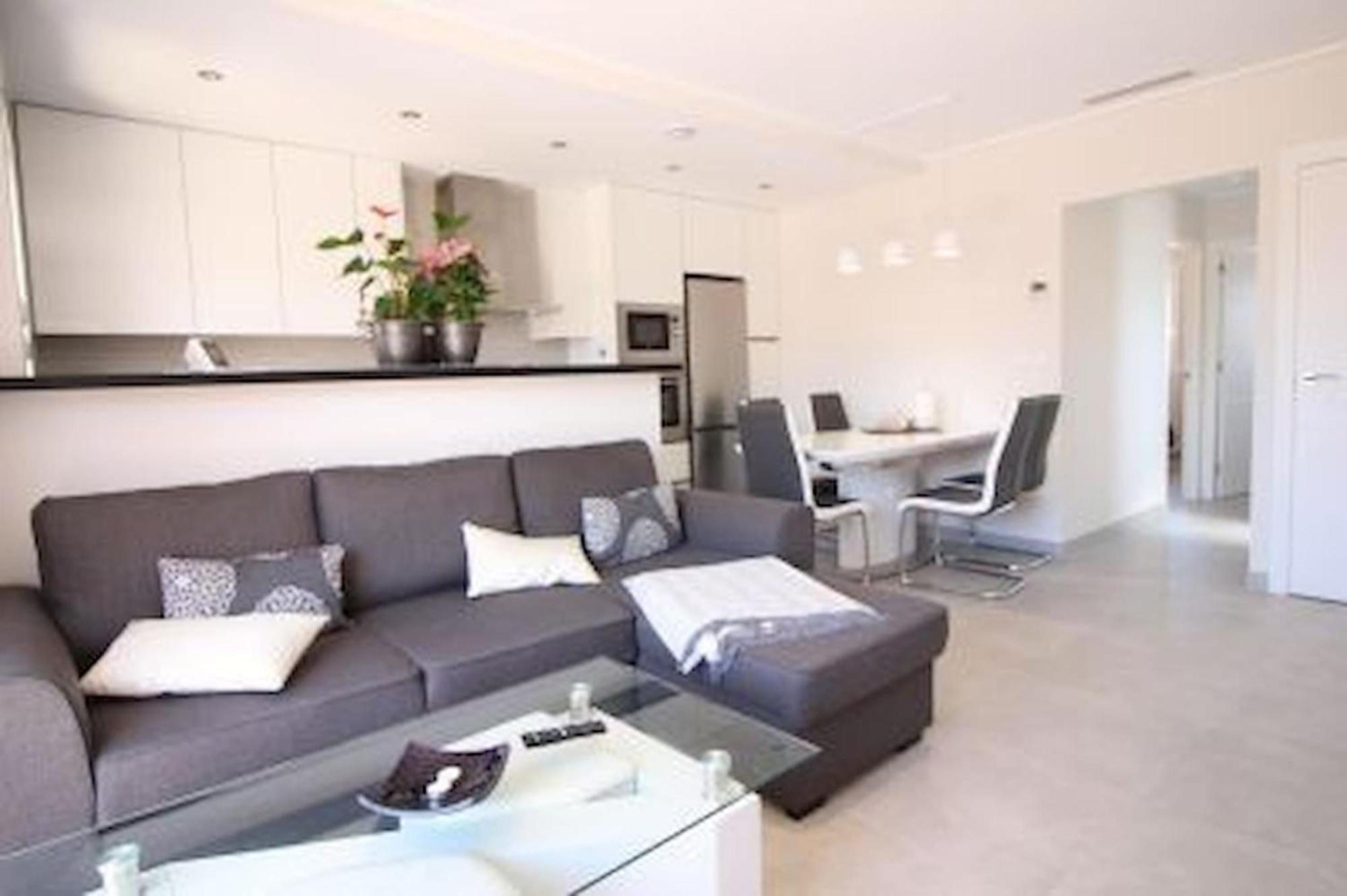 Apartments Punta Prima Indoor & Outdoor Pool 托雷维耶哈 外观 照片