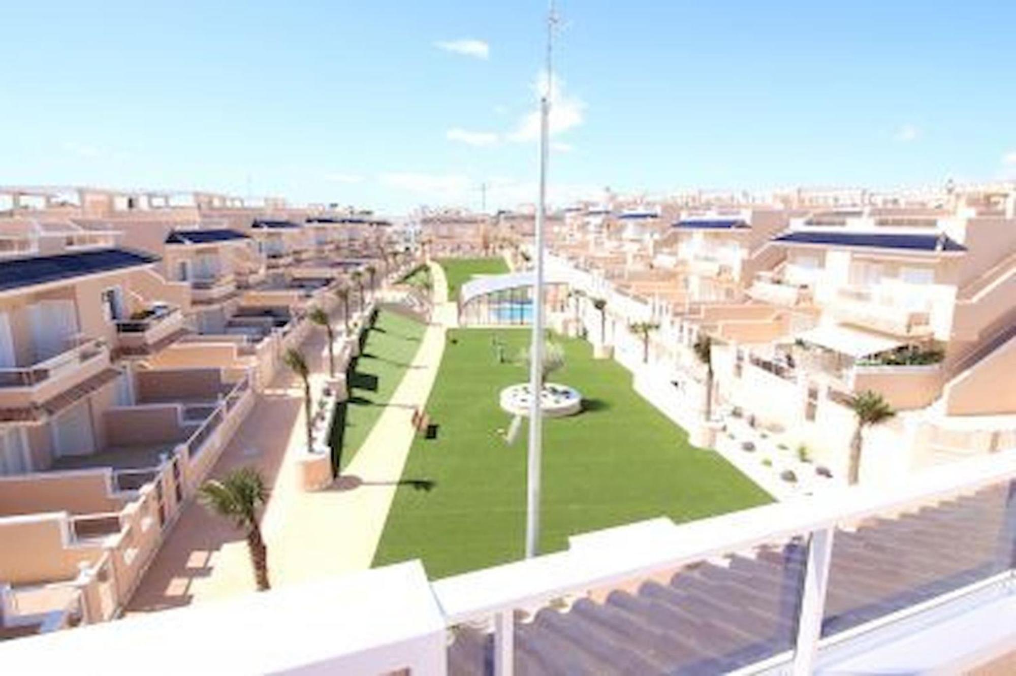 Apartments Punta Prima Indoor & Outdoor Pool 托雷维耶哈 外观 照片