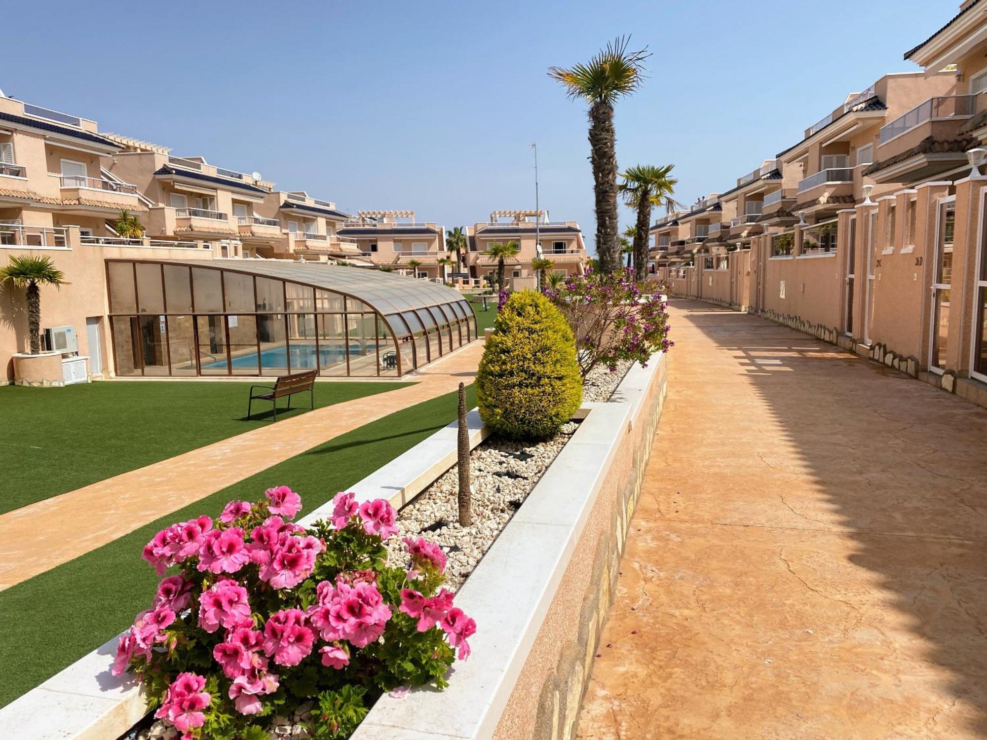 Apartments Punta Prima Indoor & Outdoor Pool 托雷维耶哈 外观 照片
